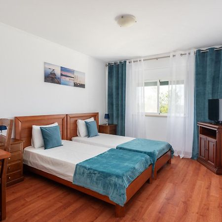 Bnb Homes Luxurious Apartment With 2 Bedrooms, Swimming Pool & Patio Albufeira Bagian luar foto