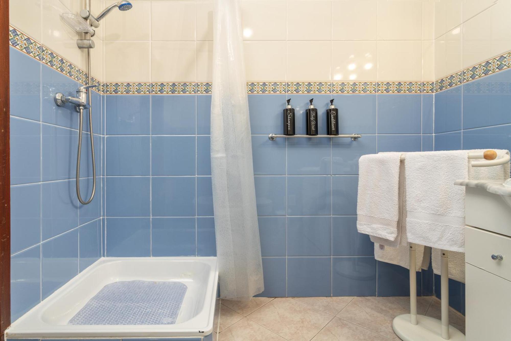 Bnb Homes Luxurious Apartment With 2 Bedrooms, Swimming Pool & Patio Albufeira Bagian luar foto