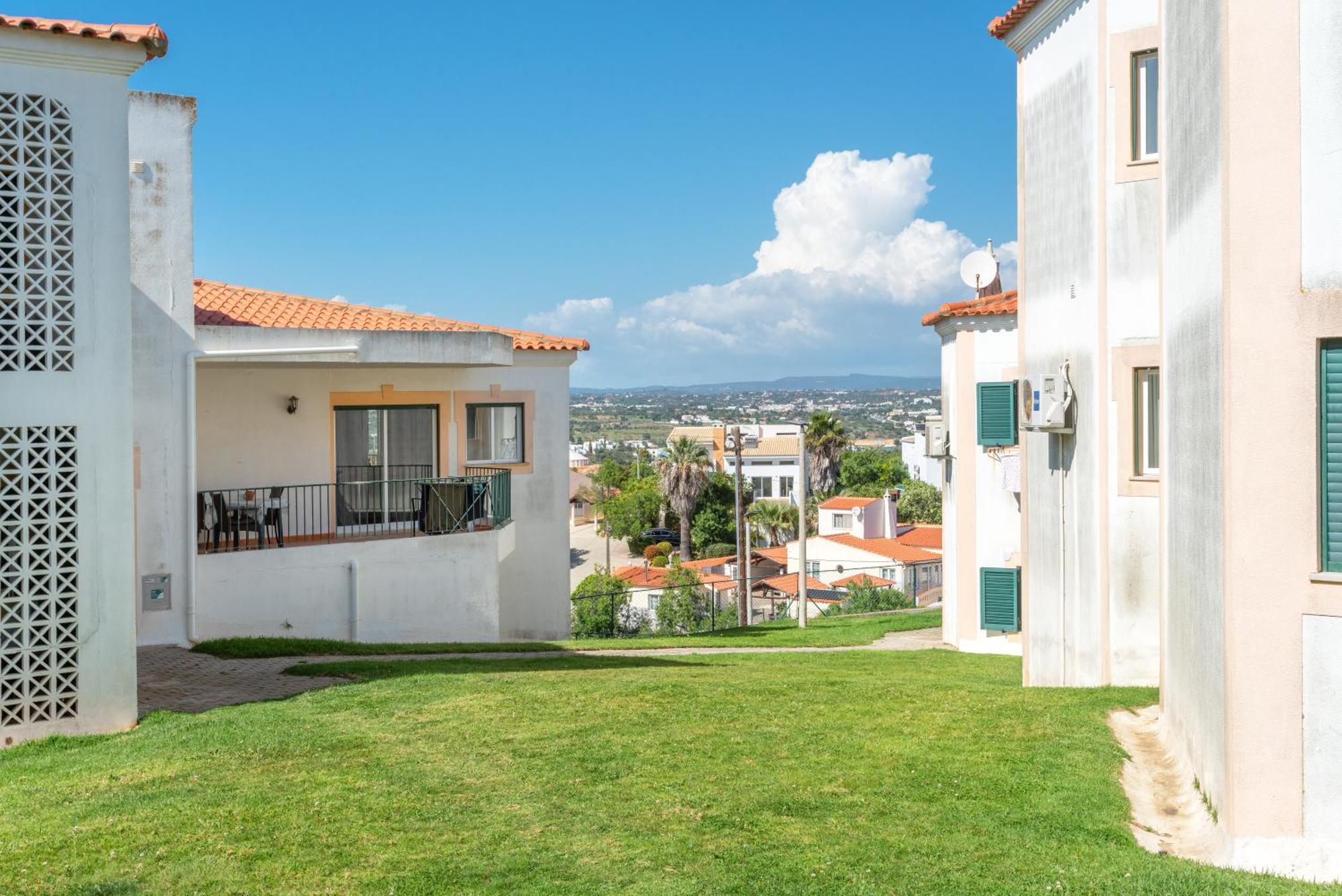 Bnb Homes Luxurious Apartment With 2 Bedrooms, Swimming Pool & Patio Albufeira Bagian luar foto