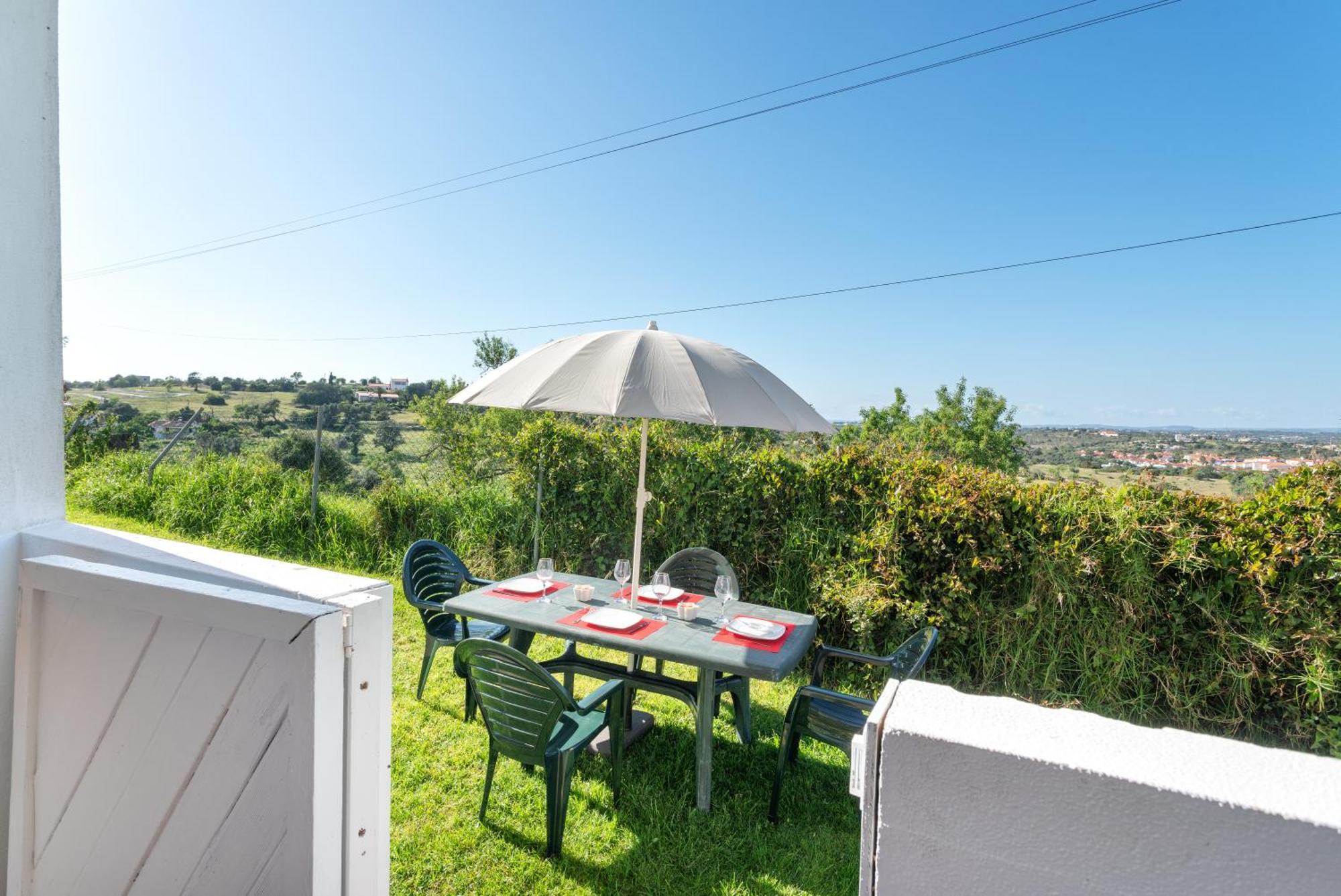 Bnb Homes Luxurious Apartment With 2 Bedrooms, Swimming Pool & Patio Albufeira Bagian luar foto
